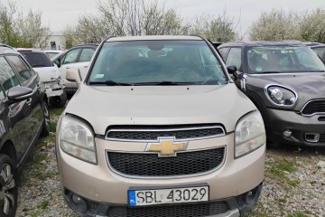 2012r, 1.8 LPG. 7 osób. Uszkodzony lewy bok. Jeździ.