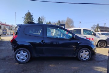 2012r, 1.2. Benzyna. KABRIOLET. Delikatnie uszkodzony tył. Jeździ.