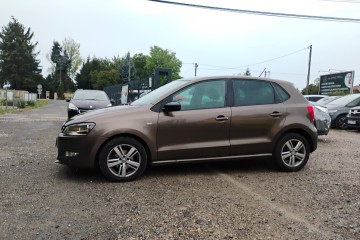 2012r, 1.6 TDI. Delikatnie uszkodzony prawy przód. Jeździ.