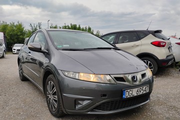 2009r, 1.4 Benzyna. Lekko uszkodzony lewy bok. Jeździ.