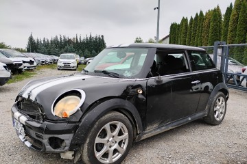 2009r, 1.4 Benzyna. Uszkodzony lewy przód. Jeździ.