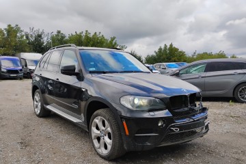 I rej 2011r, 3.0 DIESEL. 4x4. AUT. Lekko uszk lewy przód i bok. Jeździ