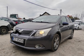 2010r, 2.0 DIESEL. Lekko uszkodzony przód. Jeździ.