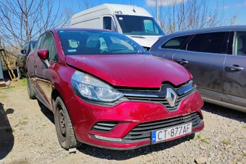 12/2016r. Salonowy, 1.2 Benzyna. Uszkodzony lewy przód. Poobijany.