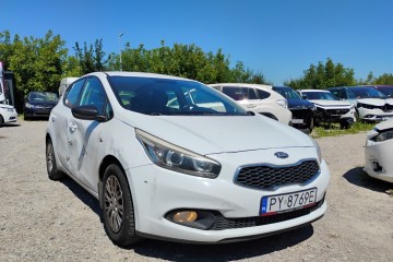 2014r. Salonowa. 1.4 LPG. Uszkodzone boki. Jeździ.