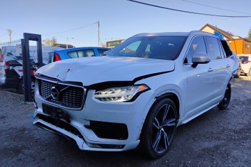 2017r, 2.0 Benzyna 4x4. AUT. 7osób. Uszkodzony przód i tył. Jeździ.