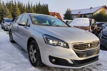 2018r, 1.6 Benzyna. Lekko uszkodzony tył. Jeździ.