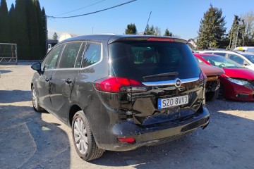 2018r, 2.0 CDTI. Lekko uszkodzony tył i przód. Jeździ