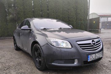 2010r, 2.0 CDTI. AUTOMAT. Lekko uszkodzony tył. Jeździ.