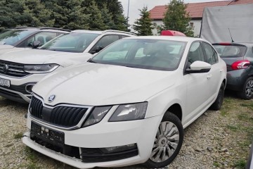 2019r, 1.5 Benzyna. SALON POLSKA. Uszkodzony prawy przód. Pali.