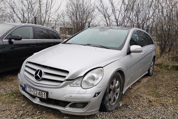 2011r. LONG, 3.0 CDI. 4Matic 7 osób. Lekko uszk prawy przód. Jeździ