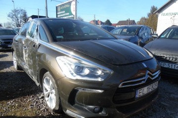 2013r, 2.0 HDI HYBRID, 4x4. Uszkodzone boki.