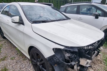 2018r, AMG. 1.6 Benzyna. Uszkodzony przód i tył.