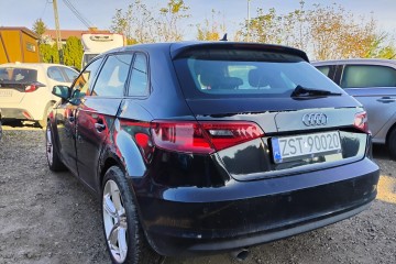 11/2015r, 1.6 TDI. Uszkodzony prawy przód. Poobijany. Jeździ.