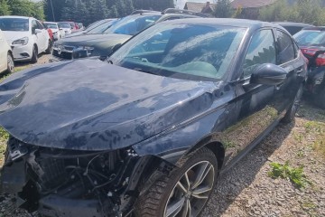 11/2025r, SALON POLSKA. 2.0 Benzyna HYBRID. Uszkodzony przód. VAT 23.