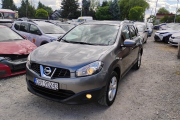 03/2013r, 1.6 Benzyna. Lekko uszkodzony lewy tył. Jeździ.
