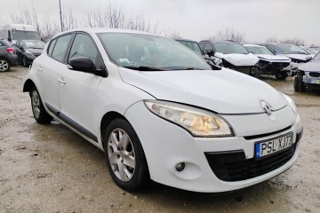 2011r, 1.5DCI VAN, Lekko uszkodzony tył. Jeździ.
