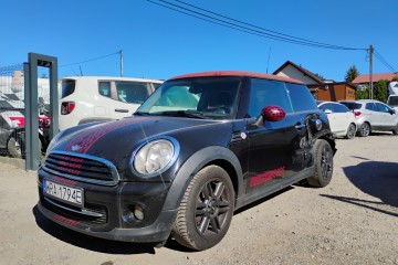 2011r, 1.6 Benzyna + LPG. Lekko uszkodzony lewy bok. Jeździ