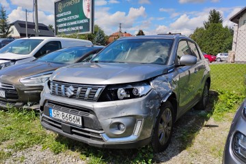 11/2019 Salonowa. 1.0 Benzyna. Uszkodzona. Poobijana.