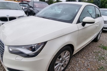 2010r, 1.6 TDI. Uszkodzone boki. Jeździ.