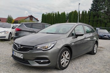 I rej 01/2020r, 1.5 DIESEL. Delikatnie uszkodzony tył. Jeździ.