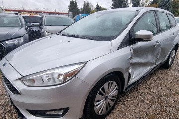 2018r, SALON POLSKA. 1.5 TDCI. Lekko uszkodzony lewy bok. Jeździ.
