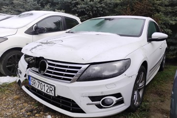 2016r, 2.0 TDI. Uszkodzony przód.