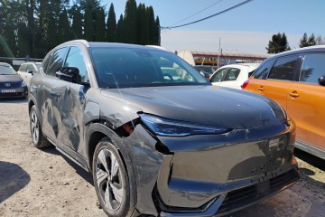 11/2025r, ELEKTRYK. AUTOMAT. Lekko uszkodzone boki. VAT 23% brutto.
