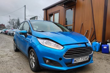 2015r, 1.5 TDCI. Lekko uszkodzony przód i tył. Jeździ. VAT 23