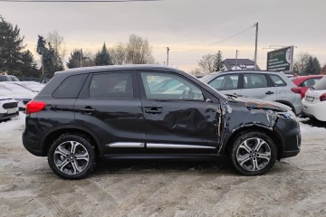 2017r, SALON POLSKA. 1.6 Benzyna. 4x4. Uszkodzony. Poobijany. Jeździ.