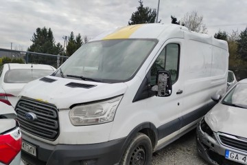 12/2016r, 2.0 DIESEL. Uszkodzony prawy bok. Poobijany. Jeździ. VAT 23%