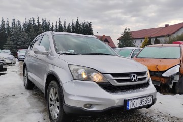 2011r, 2.2 DIESEL. 4x4. Lekko uszkodzony lewy przód. Jeździ.
