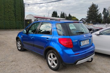 2008r, 1.9 DIESEL. Lekko uszkodzony lewy przód. Jeździ.