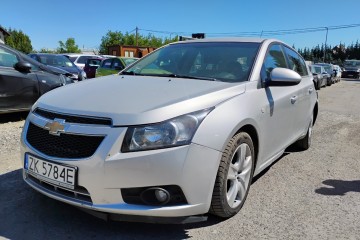 2012r, 2.0 DIESEL. Uszkodzony bok tył. Jeździ