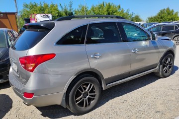 2010r, 3.0 CRDI. AUTOMAT. Salonowy. 7 foteli. Lekko uszkodzony przód.