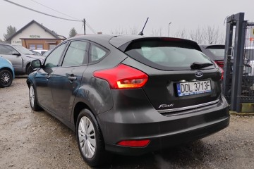 2017r, 1.5 TDCI. Lekko uszkodzony lewy przód. Jeździ.