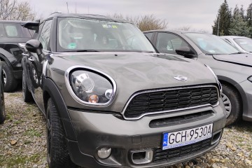 2014r, 2.0 Diesel. AUT Uszkodzony przód i lewy bok. Poobijany. Jeździ