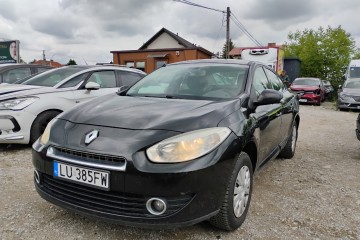 2010r, 1.6 Benzyna. Lekko uszkodzony lewy tył. Jeździ.
