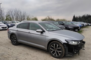 2021r, 1.5TSI.  AUTOMAT. Uszkodzony lewy przód i tył. Jeździ. VAT 23%