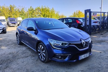 2018r, 1.5 DCI. Delikatnie uszkodzony lewy przód. Jeździ. VAT 23%