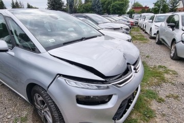 2015r, 2.0 HDI. Lekko uszkodzony przód.