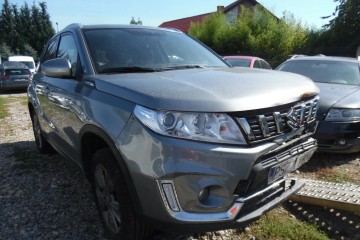 XI 2018r. 1.4 Benzyna, Automat, Uszkodzony lewy przód.