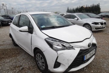 2018r, 1.0Benzyna, Salonowy, VAN, Uszkodzony przód i tył, Jeździ. VAT