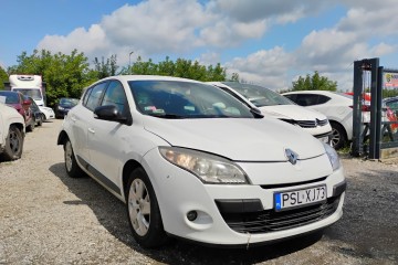 2011r, 1.5 DCI. Uszkodzony tył. Jeździ.