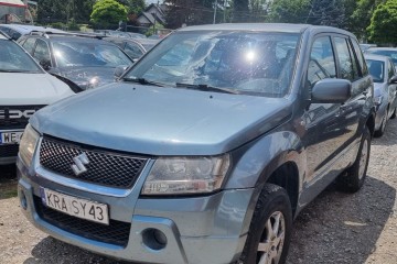 2006r, 4x4. 2.7 LPG. Uszkodzony lewy przód. Jeździ.