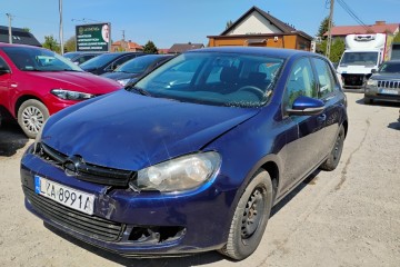 2011r, 1.6 TDI. Delikatnie uszkodzony tył i przód. Jeździ.