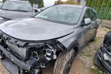 2025r, SALON POLSKA. 1.6 HYBRID. AUT. Uszkodzony tył i lekko przód.