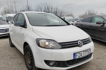 2013r, 1.6 TDI. Lekko uszkodzony lewy bok. Jeździ.