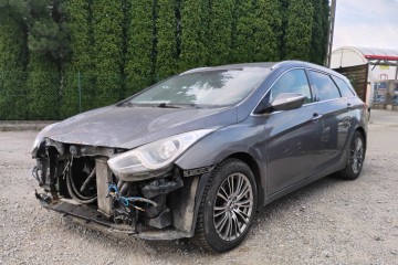 11/2014r, 1.7 DIESEL. AUTOMAT. Uszkodzony przód.