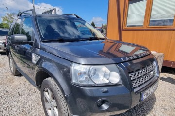 2010r, 2.2 DIESEL. 4x4.  Lekko uszkodzony tył. Jeździ.